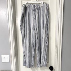 Wide leg, elastic waist pants from Abercrombie + Fitch, size L